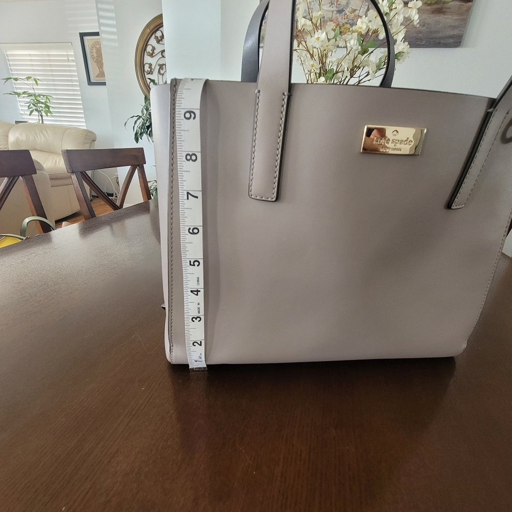 Tote - Picture 9 of 9